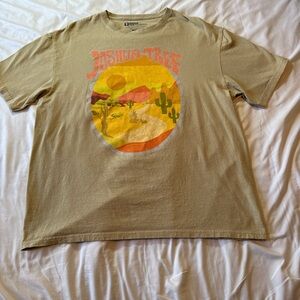 Joshua Tree Graphic Tee - Tan